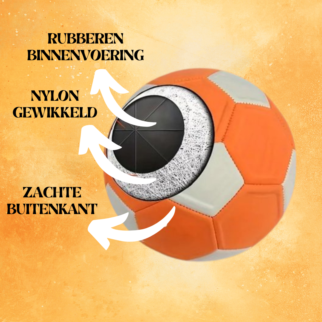 Doorsnede van de curvebal met zichtbare lagen buitenlaag, rubberenkern en binnenbal